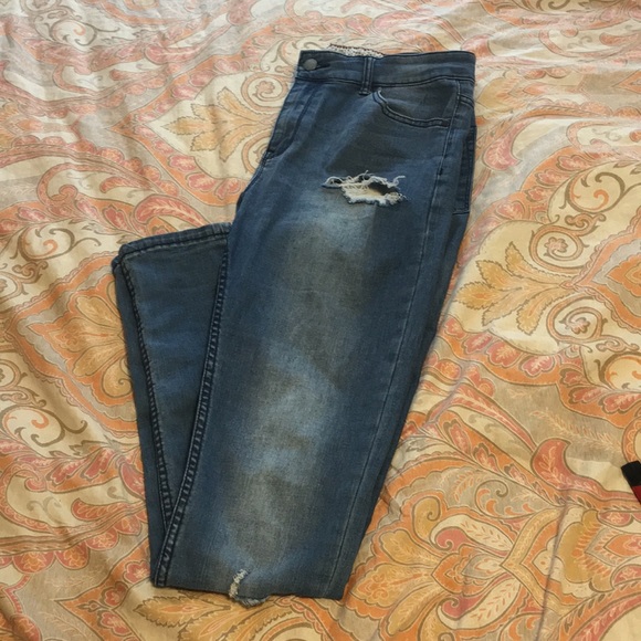ROXY JEANS sz 31 super skinny’s blue with rips - Picture 2 of 3